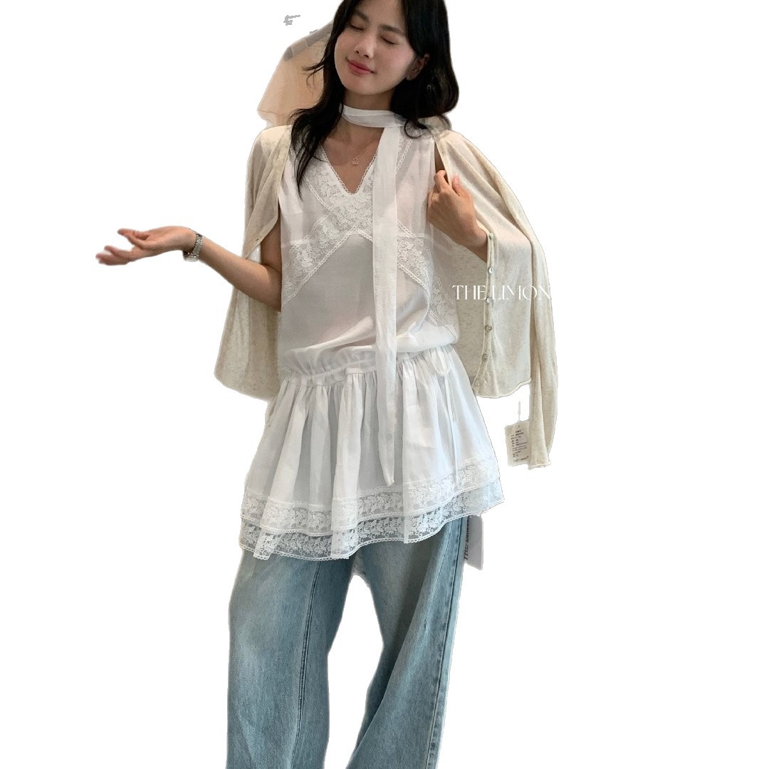 Đầm ren dây rút cổ V eo thon dáng suông tay ngắn — màu trắng