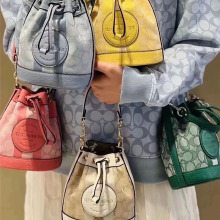 2023�¿��������㲼���Ứ�μ�б���lonnie�A՘˳��KˮͰ��Ů