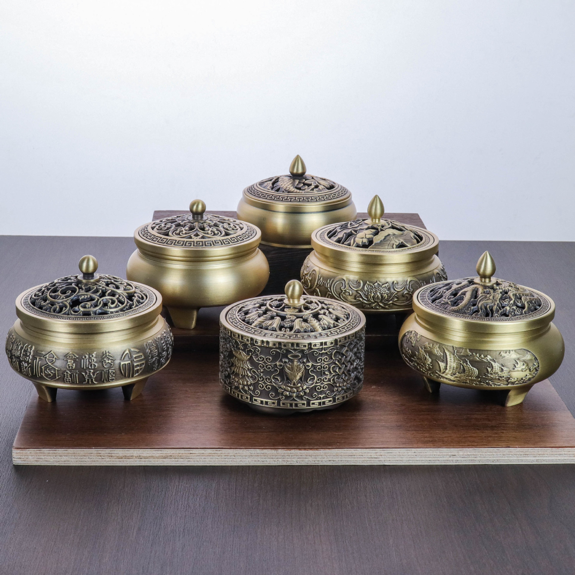 批发复古黄铜雕花三足炉小号集合熏香炉茶桌沉香檀香多用黄铜材质