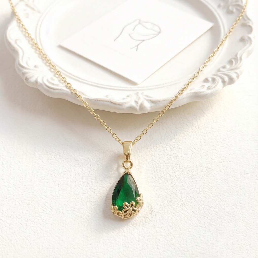 Pendant * gold, micro incrustation