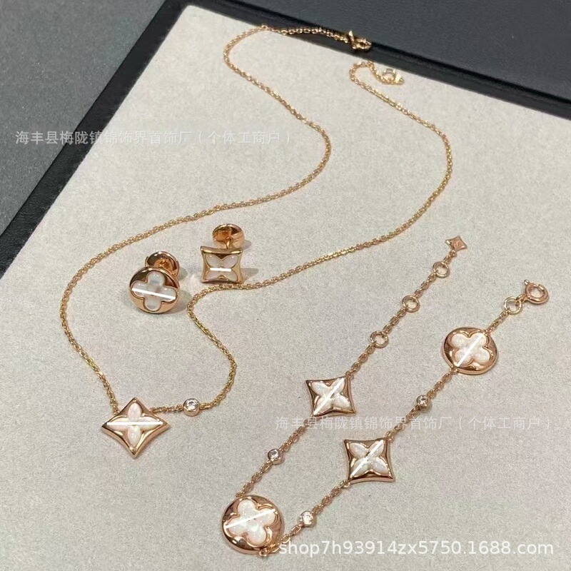 Luxury Brand Diamond-Shaped Round Four-Leaf Clover Four-Flower Five-Flower Bracelet High-Quality Replica White Mother-Of-Pearl Pink Mother-Of-Pearl Light Luxury Style Internet Celebrity Model Luxury Brand Diamond-Shaped Round Four-Leaf Clover Four-Flower Five-Flower Bracelet High-Quality Replica White Mother-Of-Pearl Pink Mother-Of-Pearl Light Luxury Style Internet Celebrity Model