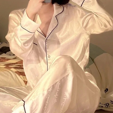 2025 新しいインターネットセレブレース長袖シンプルな黒の春と秋の長袖ズボンカーディガンパジャマ女性のルーズスーツ