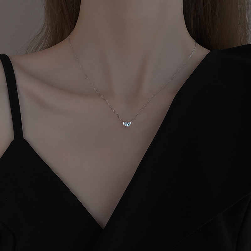Collana con pendente cuore raggiante donna design elegante_voghion.com