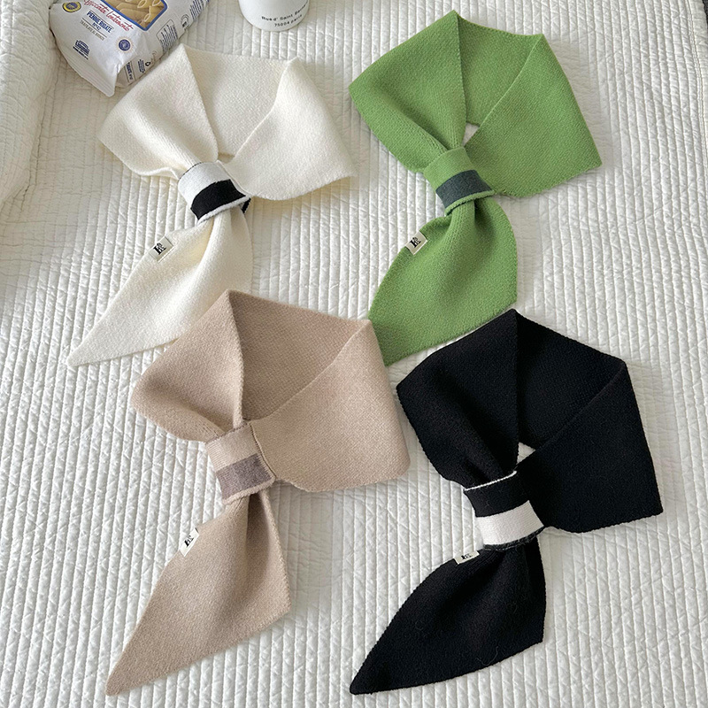 Bufanda pequeña de lana de punto para mujer Otoño e Invierno estilo coreano versátil protección del cuello perezoso perforado toalla del oído bufanda caliente del estudiante