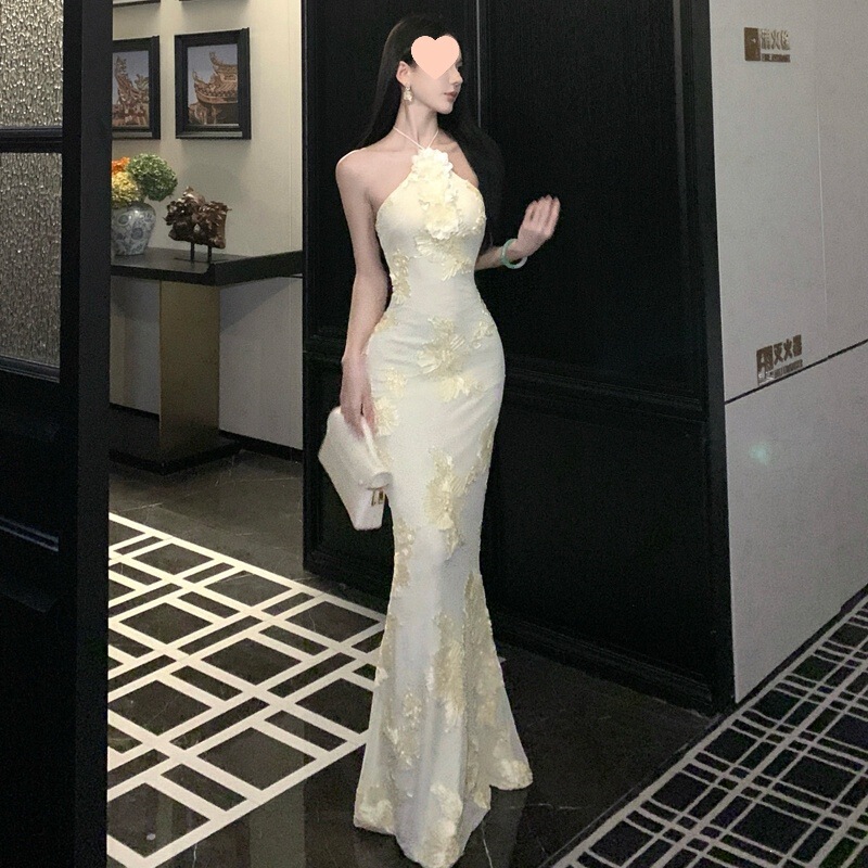 2026 Halter Neck Backless Dress with Three-Dimensional Flowers, Figure-Flattering Slim Fit, Mermaid Tail Long Dress, Elegant Mesh Birthday Dress