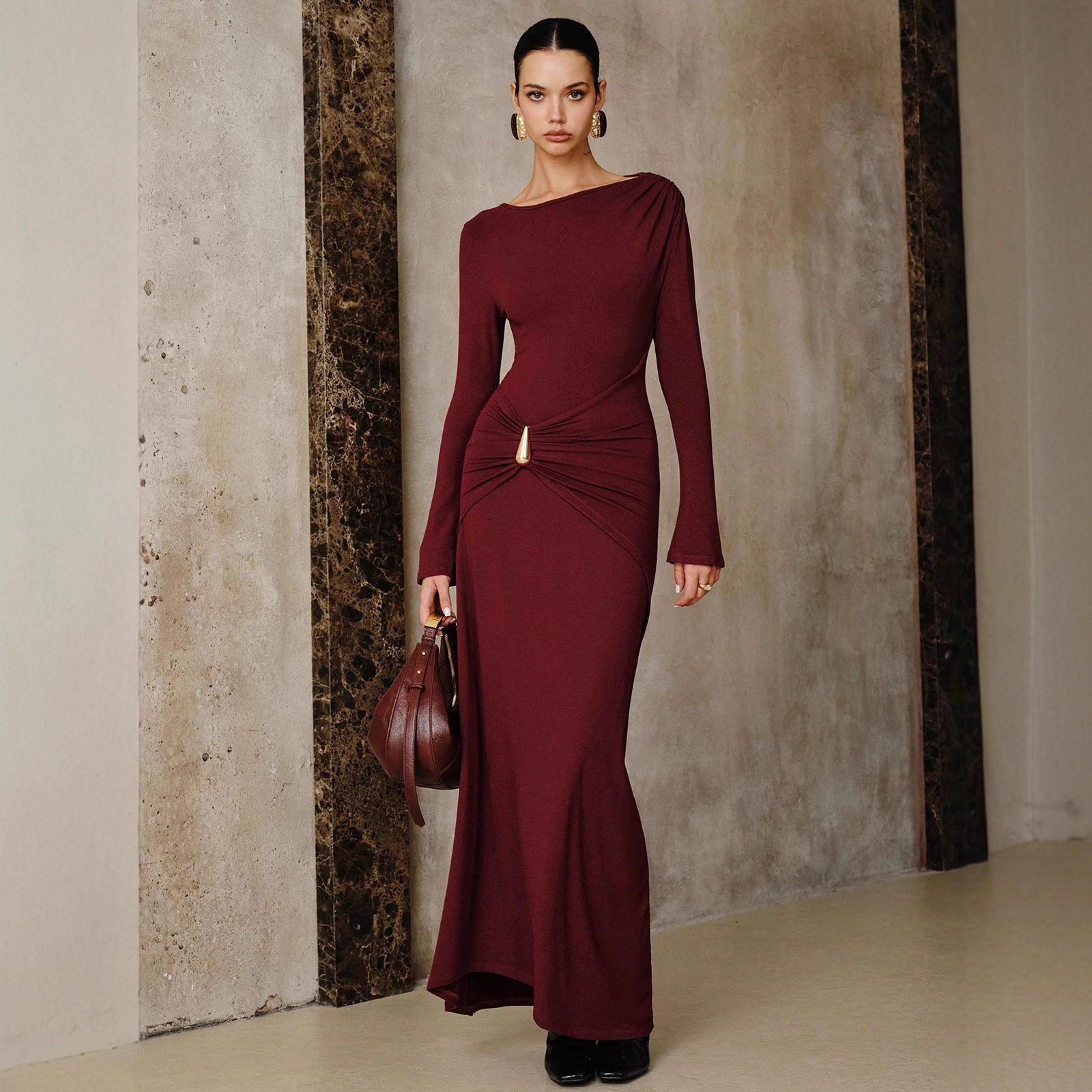 Europa y los Estados Unidos comercio exterior ropa de mujer invierno nueva moda de color sólido cuello redondo vestido delgado vestido de metal decoración vestido de manga larga image 1