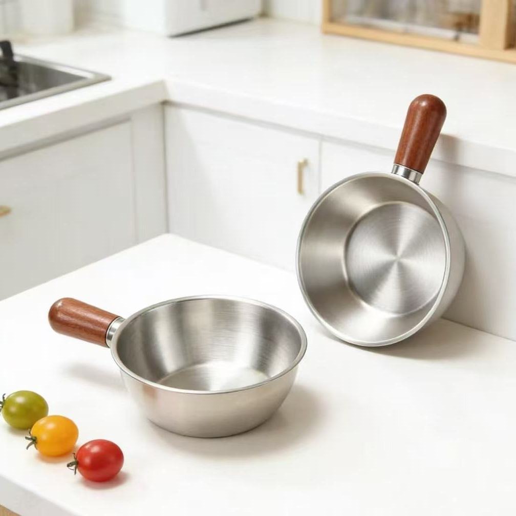 Korean-style extra-thick stainless steel large-capacity instant noodle pot with a wooden handle and soup spoon, milk pot, direct from the factory, wholesale
