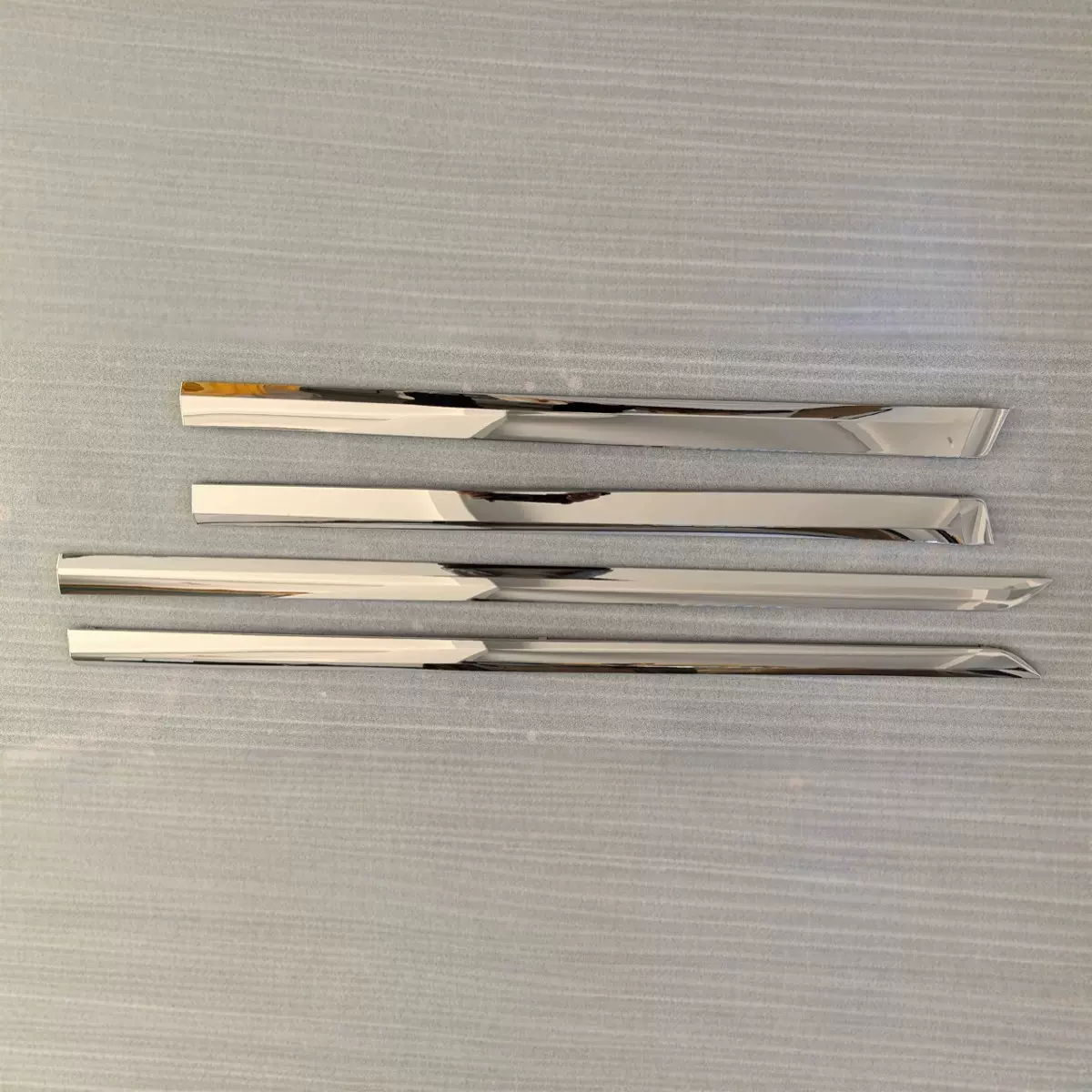 36A853190B 36A853189B 36A853191B 36A853192B添越车门亮条