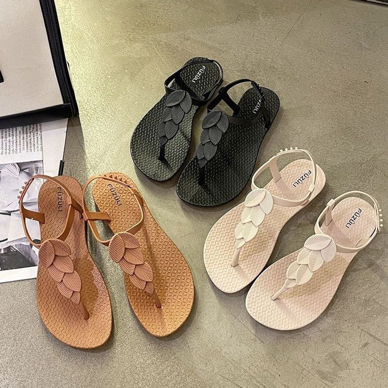 2026 Summer New Style Plastic Beach Flip-Flops for Women, Flat Versatile Roman Thong Sandals, Large Size