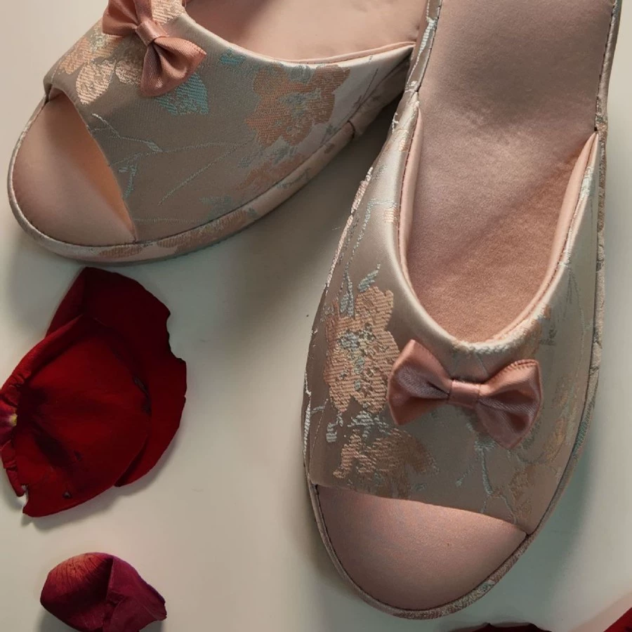 Внешняя торговля экспортирует высокие каблуки новые женские туфли