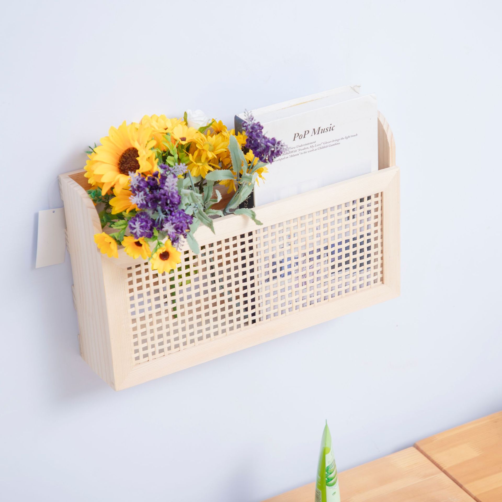 Cesta de revistas de bambú