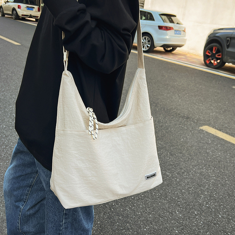 Bolso grande de todo fósforo de moda para mujer 2024 nuevo bolso de hombro coreano popular de este año bolso de clase de gran capacidad para estudiantes universitarios