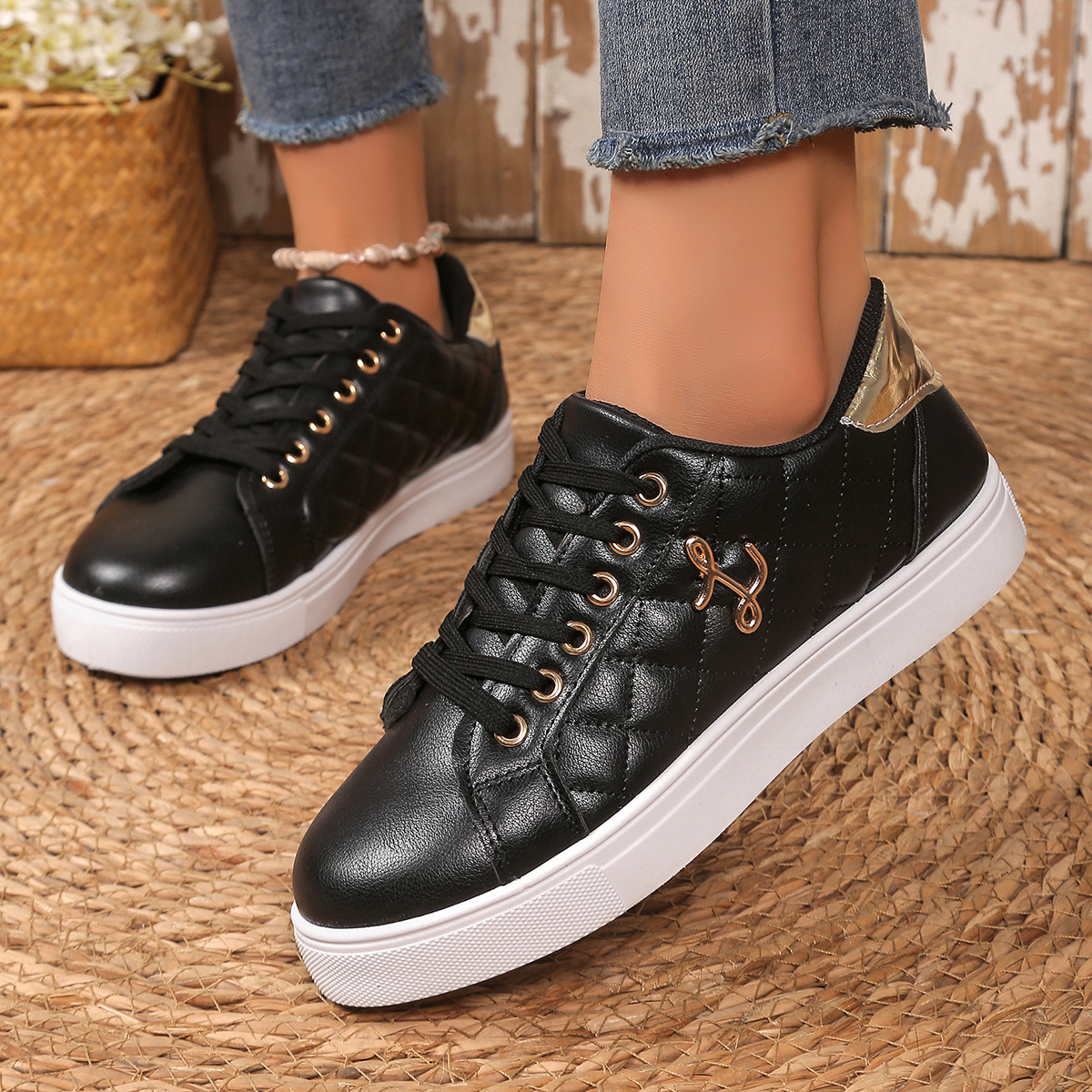 Comercio exterior talla grande primavera y otoño nuevo estilo zapatillas negras mujer fondo plano antideslizante punta redonda con cordones zapatos deportivos casuales ligeros de todo fósforo