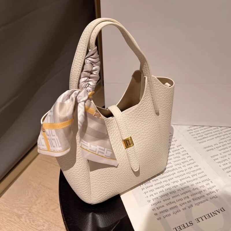 Cross-Border Bucket Bag for Women 2026 Spring New Style Genuine Leather Fashionable Texture Versatile Handbag Single Shoulder Crossbody Bag for Women Cross-Border Bucket Bag for Women 2026 Spring New Style Genuine Leather Fashionable Texture Versatile Handbag Single Shoulder Crossbody Bag for Women