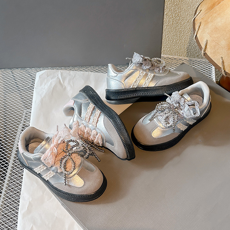 2025 primavera nuevos zapatos para niños zapatos casuales para niñas zapatos de entrenamiento alemán para niños con lazo de encaje de moda coreana