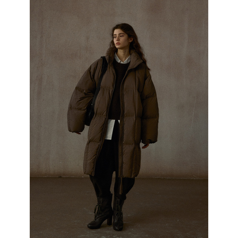 【识几】Winter Batwing Sleeve Wrinkled Long down Jacket for Women, Loose Fit, White Duck Down, Stand Collar, Thick Coat M9382 【识几】Winter Batwing Sleeve Wrinkled Long down Jacket for Women, Loose Fit, White Duck Down, Stand Collar, Thick Coat M9382