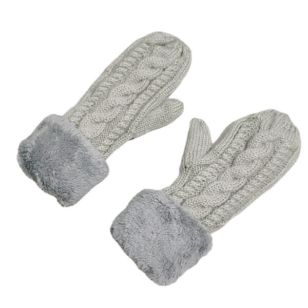 knitted gloves