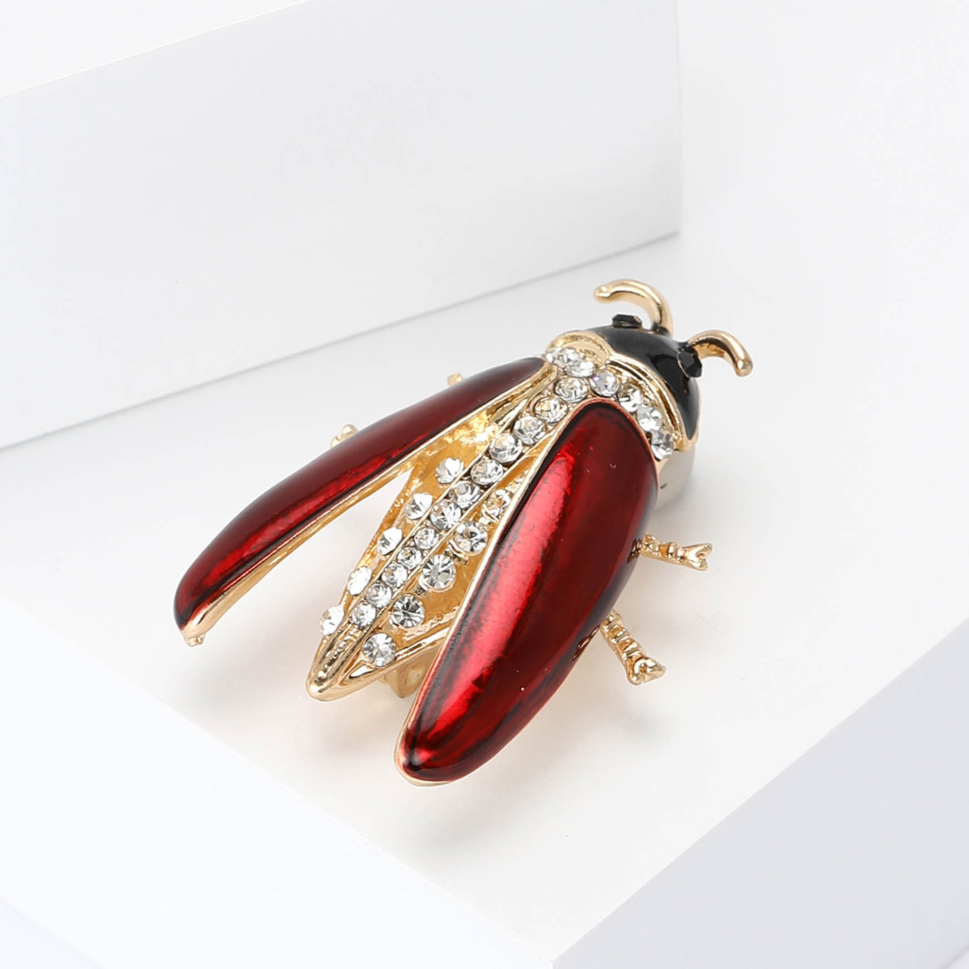 New Fashion All-match Alloy Enamel Ladybug Brooch Personalized Creative Men's and Women's Suit Cardigan Corsage Jewelry Pin
