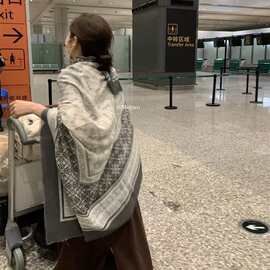 METWO 中古风灰色几何图案方巾披肩女2025秋季百搭休闲空调围巾韩