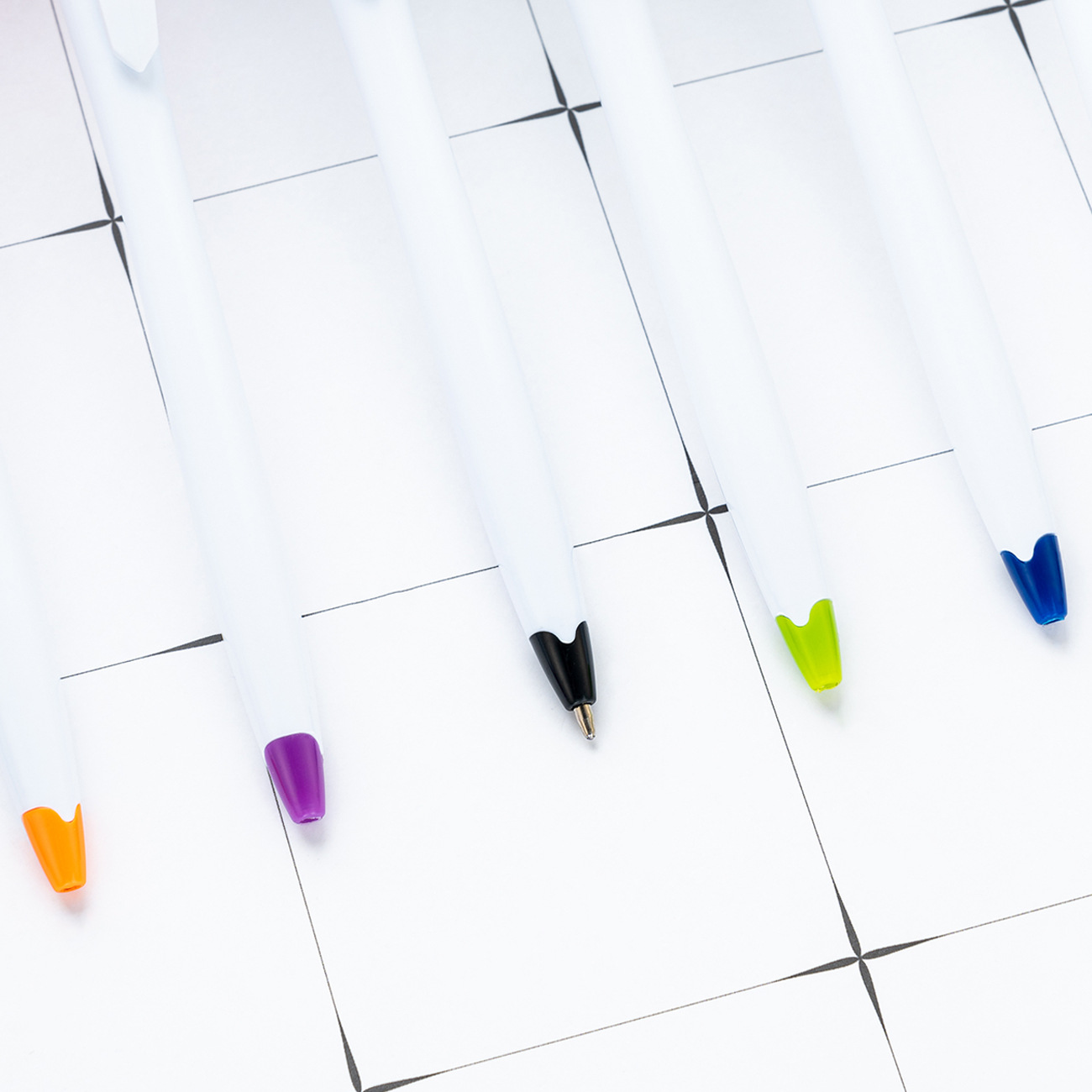 Pequeña calabaza bolígrafo de plástico sombrero de vaquero bolígrafo de juguete se puede imprimir logotipo creativo sonriente plástico bolígrafo al por mayor