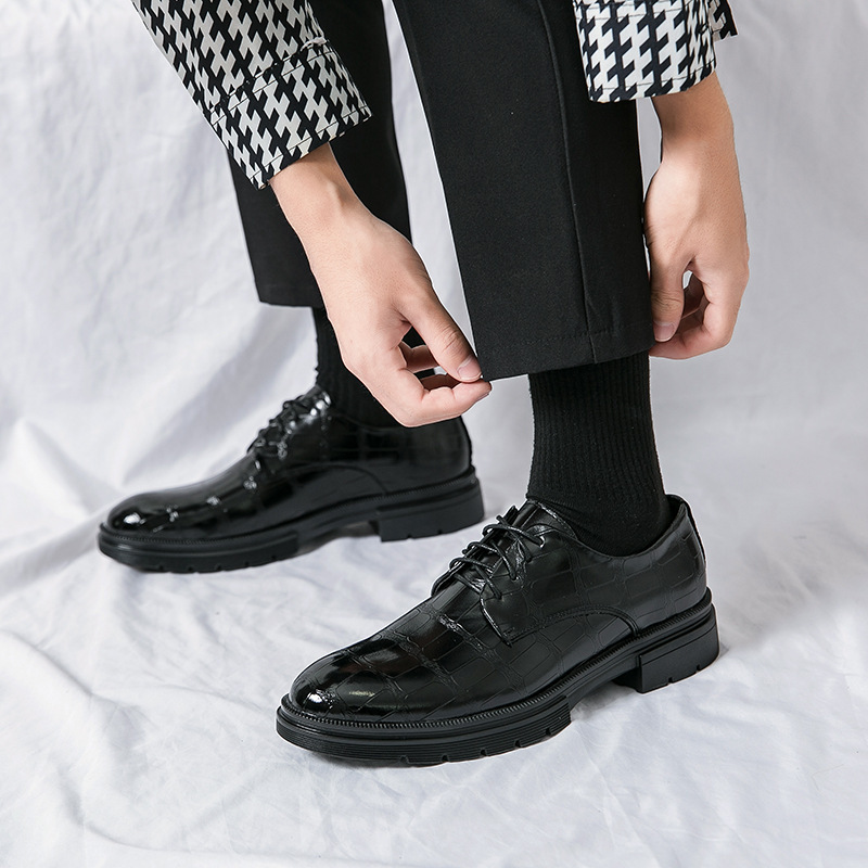 Zapatos de hombre de gran tamaño transfronterizo, zapatos de cuero de color pulido, moda de hombre, bloco tallado, zapatos de negocios, zapatos de boda, novio image 7