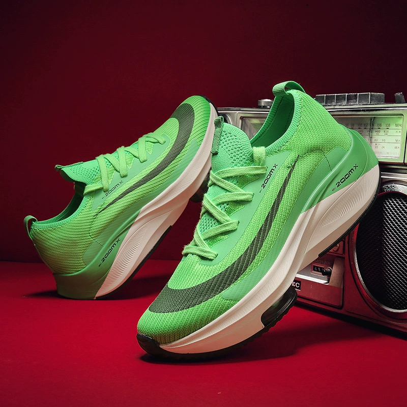 Пара спортивной обуви весной и осенью легкая на открытом воздухе надувная обувь для бега мужская летающая сетка дышащая спортивная обувь большого размера