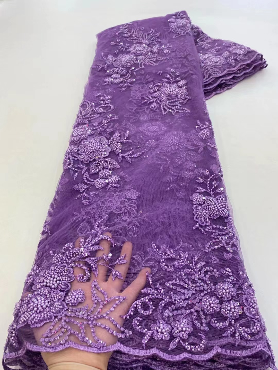 Tela de encaje bordado tridimensional posicionamiento de la flor tela de bordado de lentejuelas flor hecha a mano tubo de cuentas bordado de tela de malla JX3481