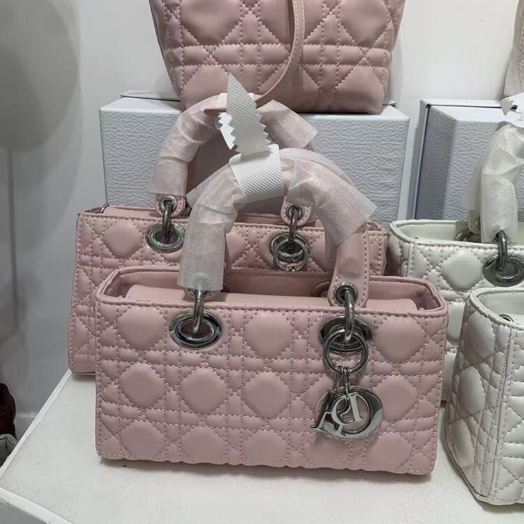 New foreign trade style sheepskin horizontal Lady Dior bag, elegant and fashionable, chic shoulder bag, crossbody bag, and handbag for women