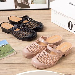 ファッショナブルな新しい中空つま先スリッパ女性のニッチ強化アウターカジュアルサンダル卸売夏のビーチノンスリップ