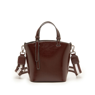 Shoulder Bag Women 2025 New Workplace Newbie Women's Bag Makeup Dating Leather Bucket Bag Crossbody Bag Leather Light Luxury