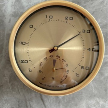 132 Temperature and humidity control for hospitals, farms, warehouses, pharmacies, workshops, museums, medical rooms, collection rooms, and storage rooms