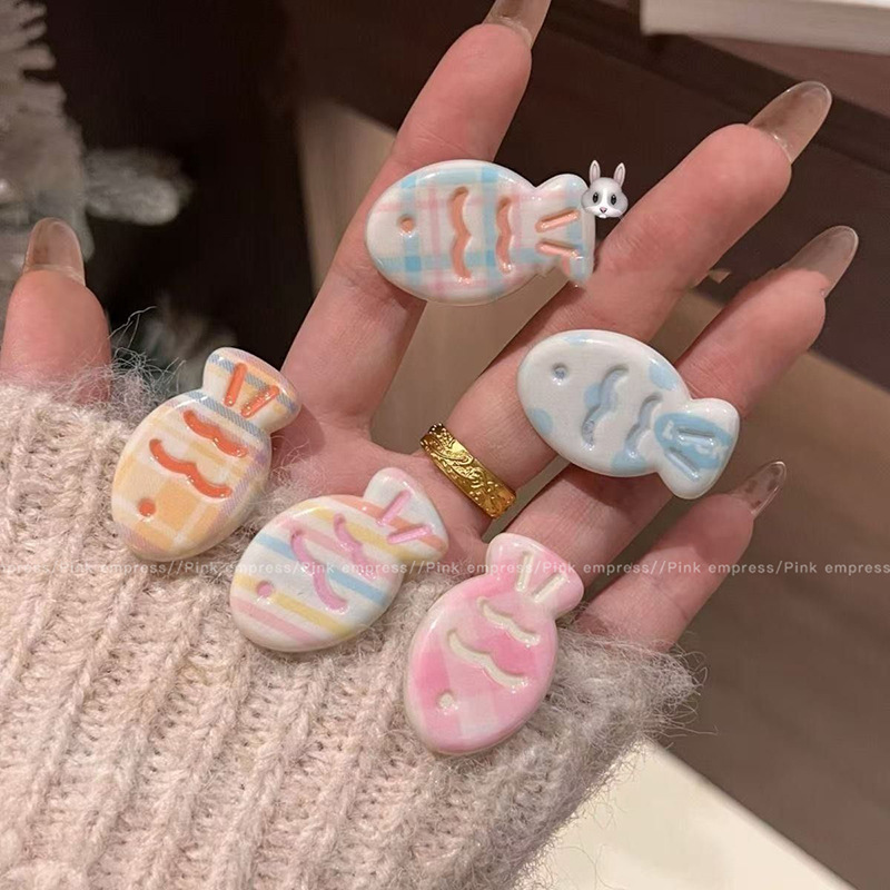 ガーリーなクリーム色の小魚ヘアピン、甘くてかわいいキャンディーカラーの前髪クリップ、サイドクリップ、日常使いに万能な帽子|undefined
