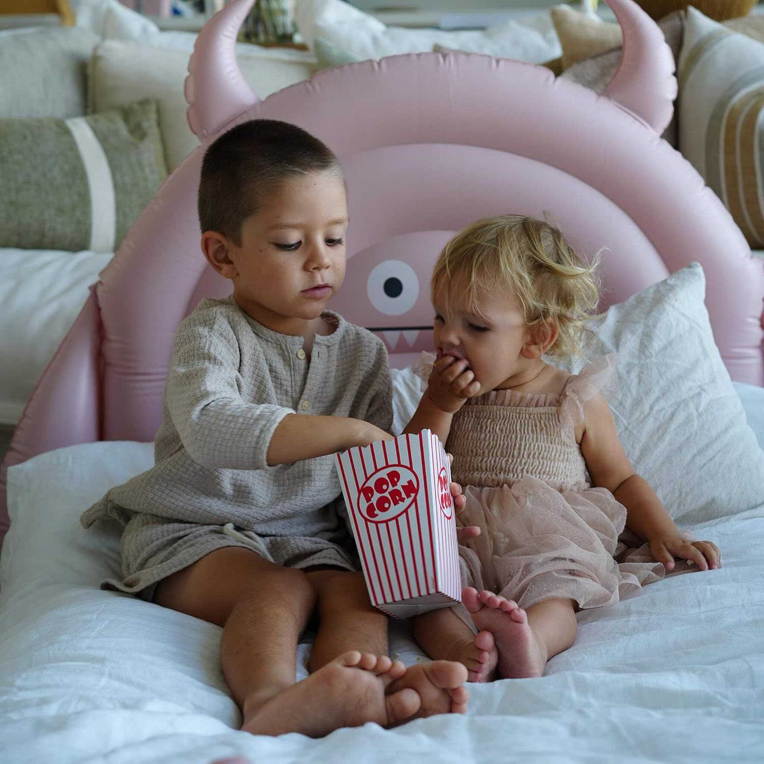 Fabricantes transfronterizos nuevos productos inflables PVC engrosado al aire libre interior universal portátil desmontable cama móvil portátil para niños