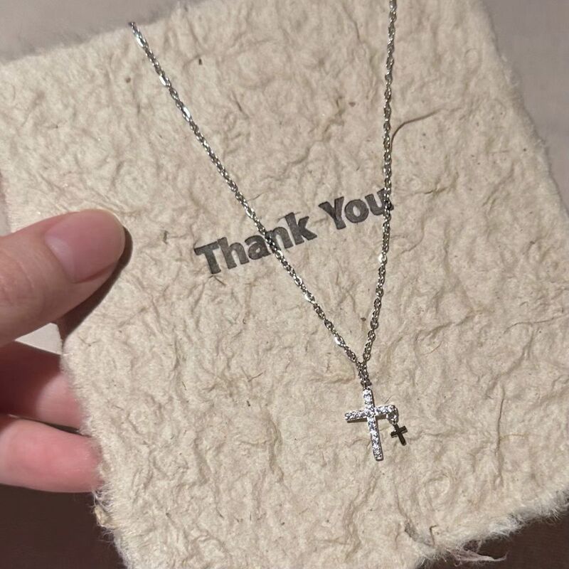 Haoshi Cross Necklace Women's Niche Ins Accessible Luxury Winter Sweater Chain Clavicle Chain