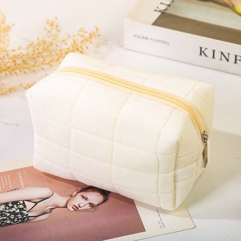 밀크 살구 화이트