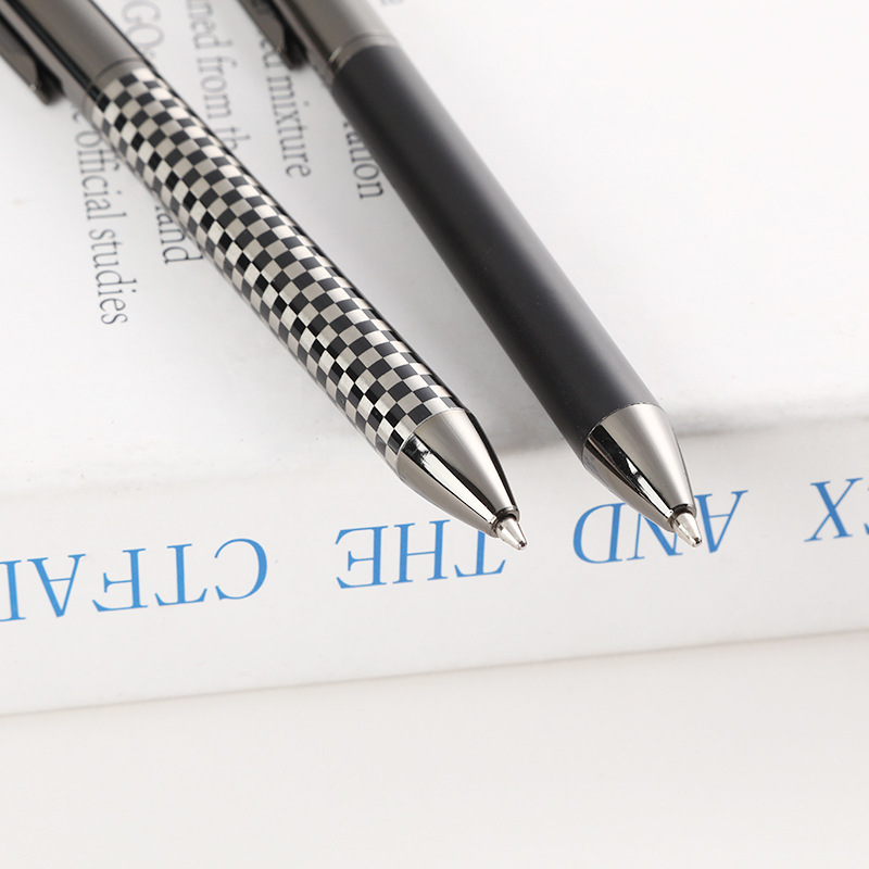 Bolígrafo de metal de alta calidad bolígrafo de regalo de negocios bolígrafo de firma de metal de fibra de carbono esmerilado bolígrafo rotativo