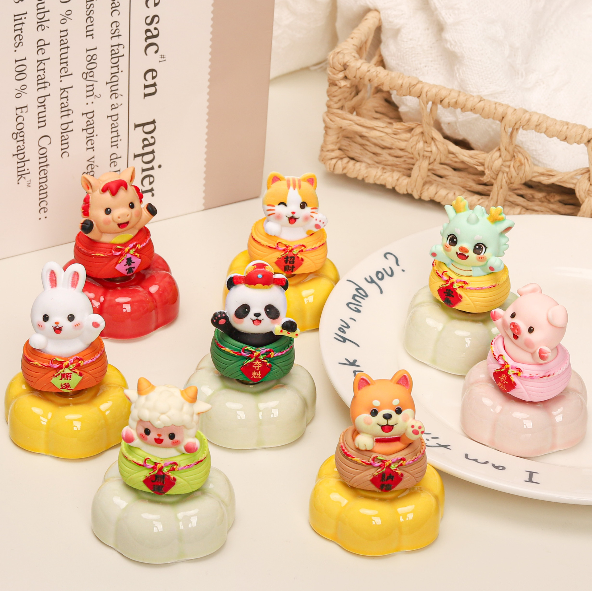 Internet Celebrity Dreamer Capybara Lulu Rotating Car and Desktop Ornament, Gift for Stalls and Giveaways, Wholesale