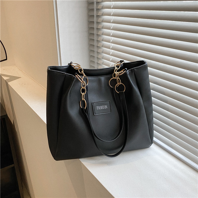 Bolsa de invierno de gran capacidad para mujeres 2024 nueva bolsa de hombro universal de moda alta sensación extranjera bolsa de viaje