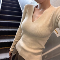 针织打底衫女纯色v领秋冬新款内搭毛衣纯欲修身显瘦百搭长袖上衣