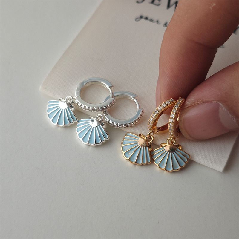 light blue Shell Scallop Pendant Earrings Female Niche Design Sense Fashion Elegant Simple High Sense Ear Buckle Earrings