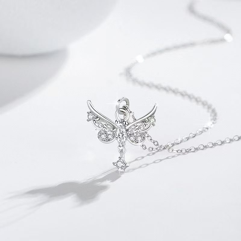 Butterfly Love Wings ネックレス ジュエリー レディース ライト ラグジュアリー ニッチ デザイン バタフライ タッセル 鎖骨チェーン ネックレス|undefined