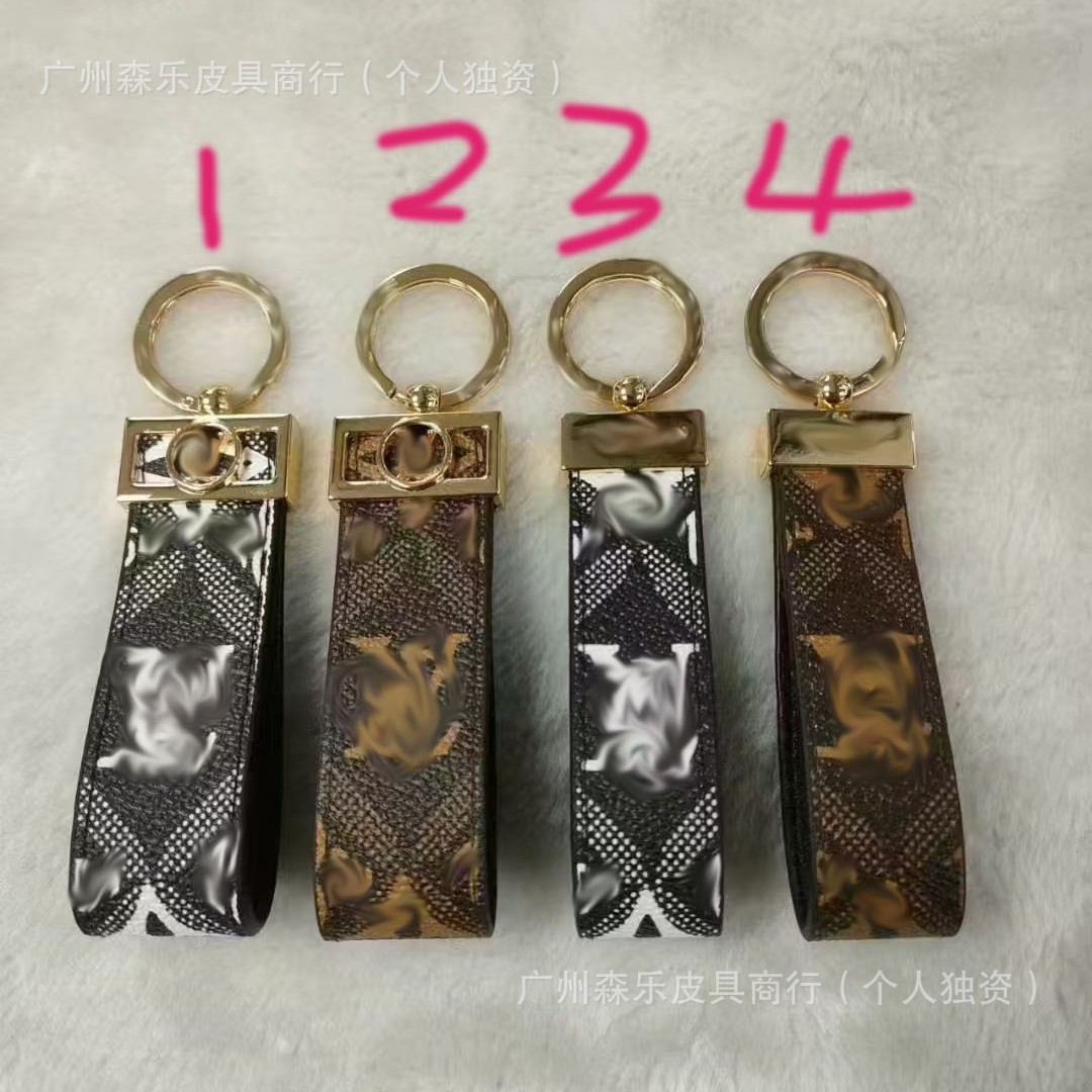 2024 Classic Simple Keychain Pendant Creative Car European and American Key Chain Pendant Couple Pendant Limited Edition