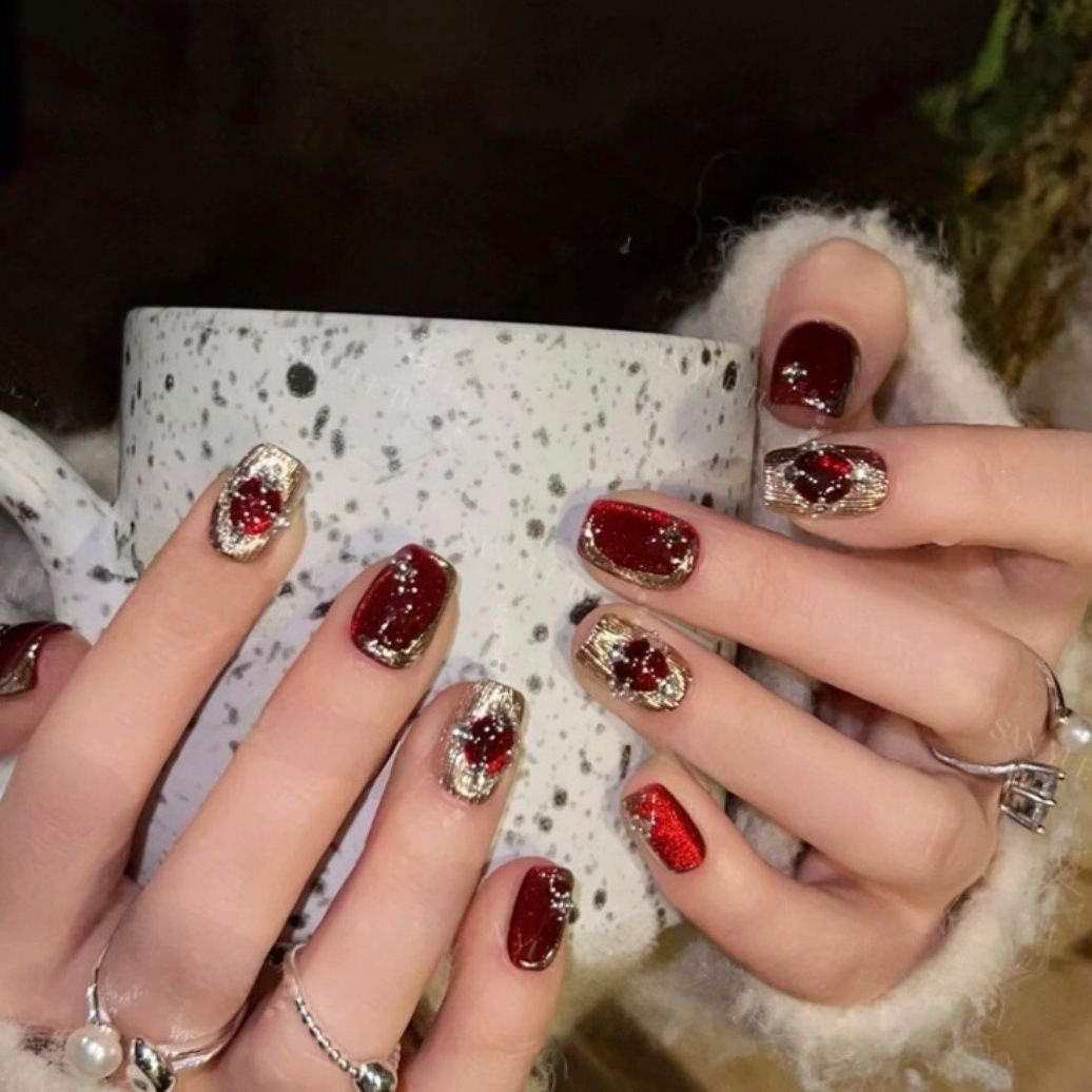 10 pieces handmade wear nail red buchilati chasing light  eye white new year short nail tip uv nail beauty finished product