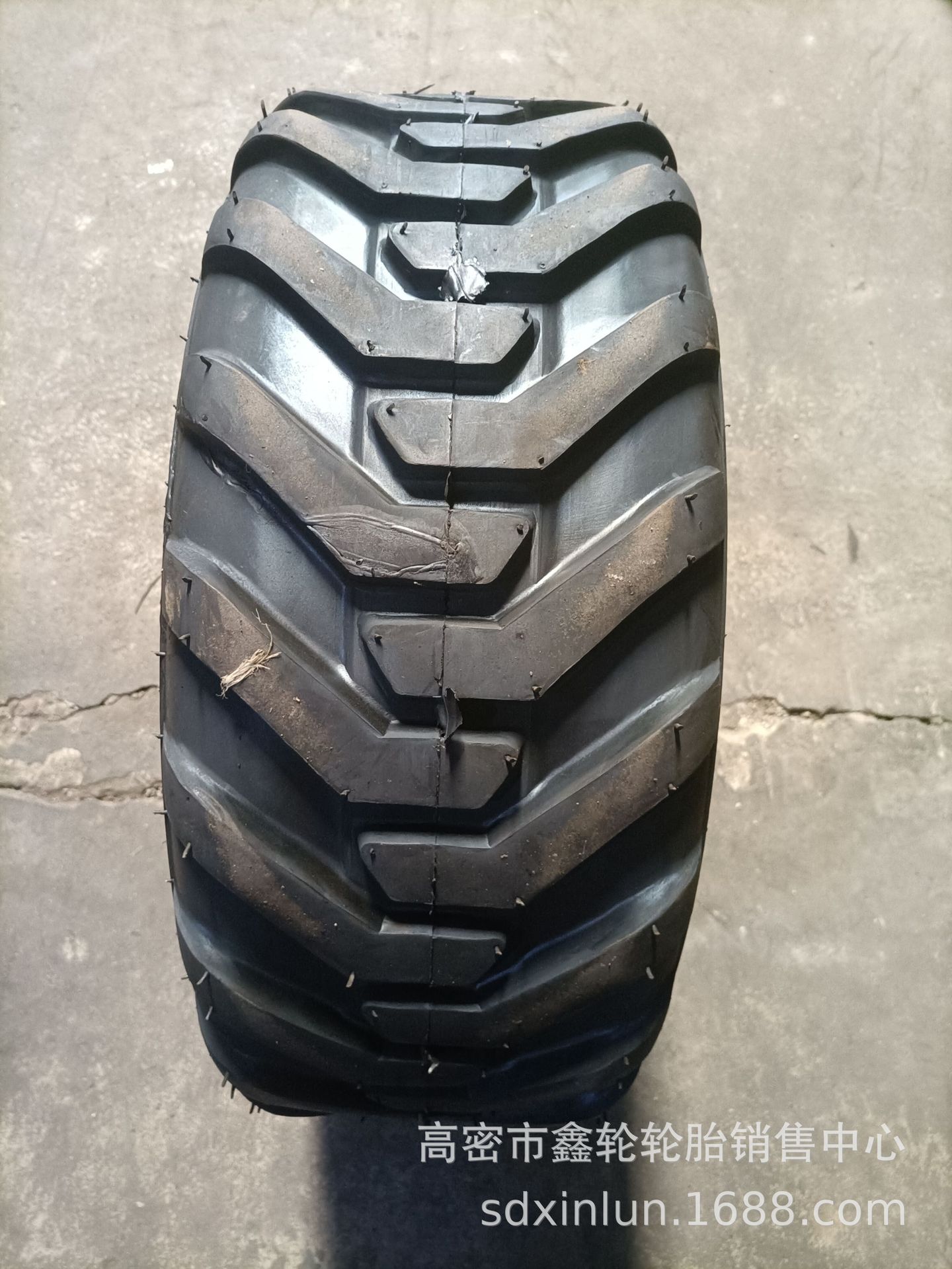 供应10.0/75-15.3 19.0/45-1713.0/65-17 65收割机轮胎