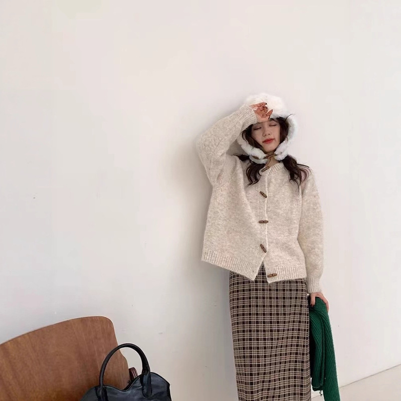 圆领牛角扣针织开衫女2025秋冬季毛衣外套女装冰激淋色简约百搭|undefined