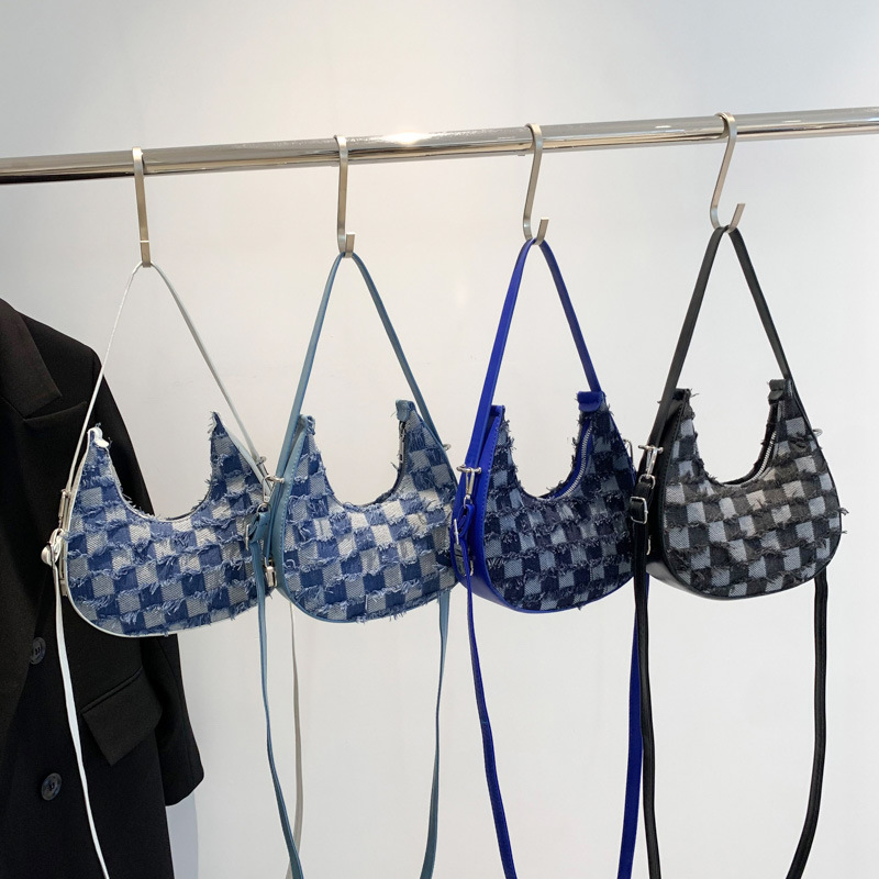 Bolsa de axilas de estilo occidental personalizada 2023 nueva bolsa de mensajero de mezclilla bolso de color de contraste simple bolso de baguette casual moda