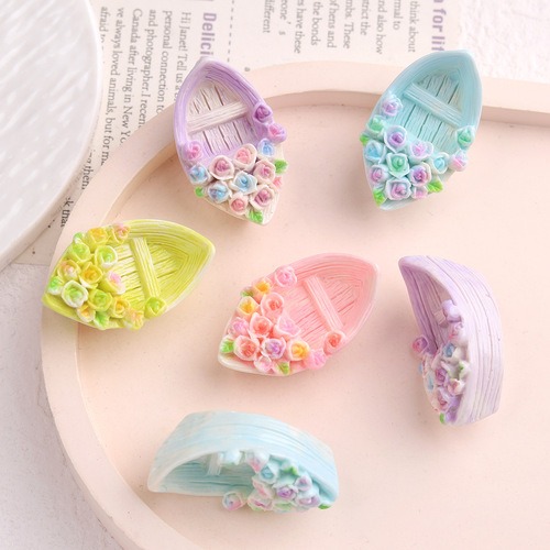 Cartoon DIY resin accessories and decorations: flowers, small boats, cream glue, handmade hair clips, phone cases, shoe clips, and other accessories.