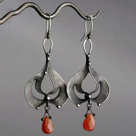 卓萱跨境欧美复古镂空花瓣红水滴耳环时尚个性小众艺术感女士耳饰