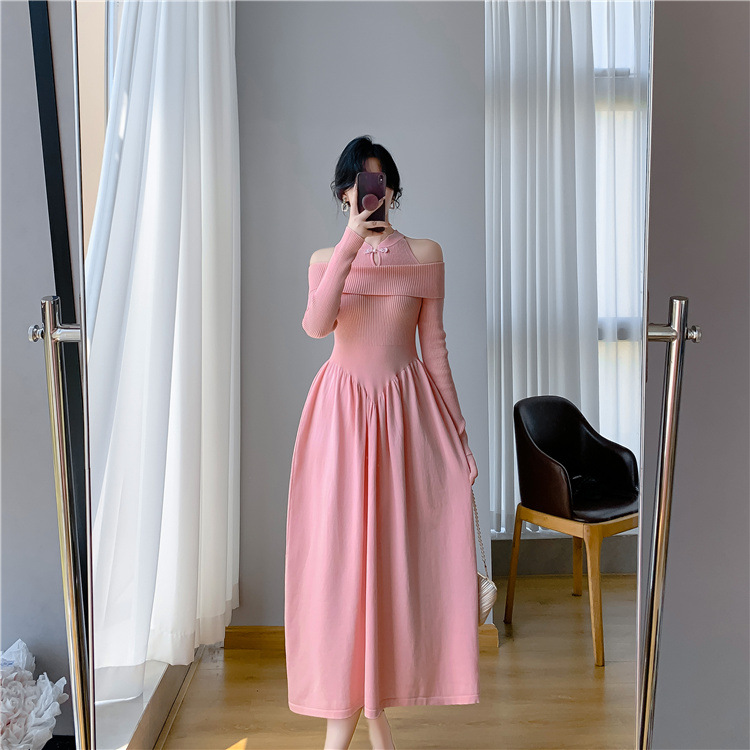 Collection automne/hiver 2024 : Cheongsam deux pièces de style chinois revisité, à porter avec un manteau et une robe en maille._voghion.com