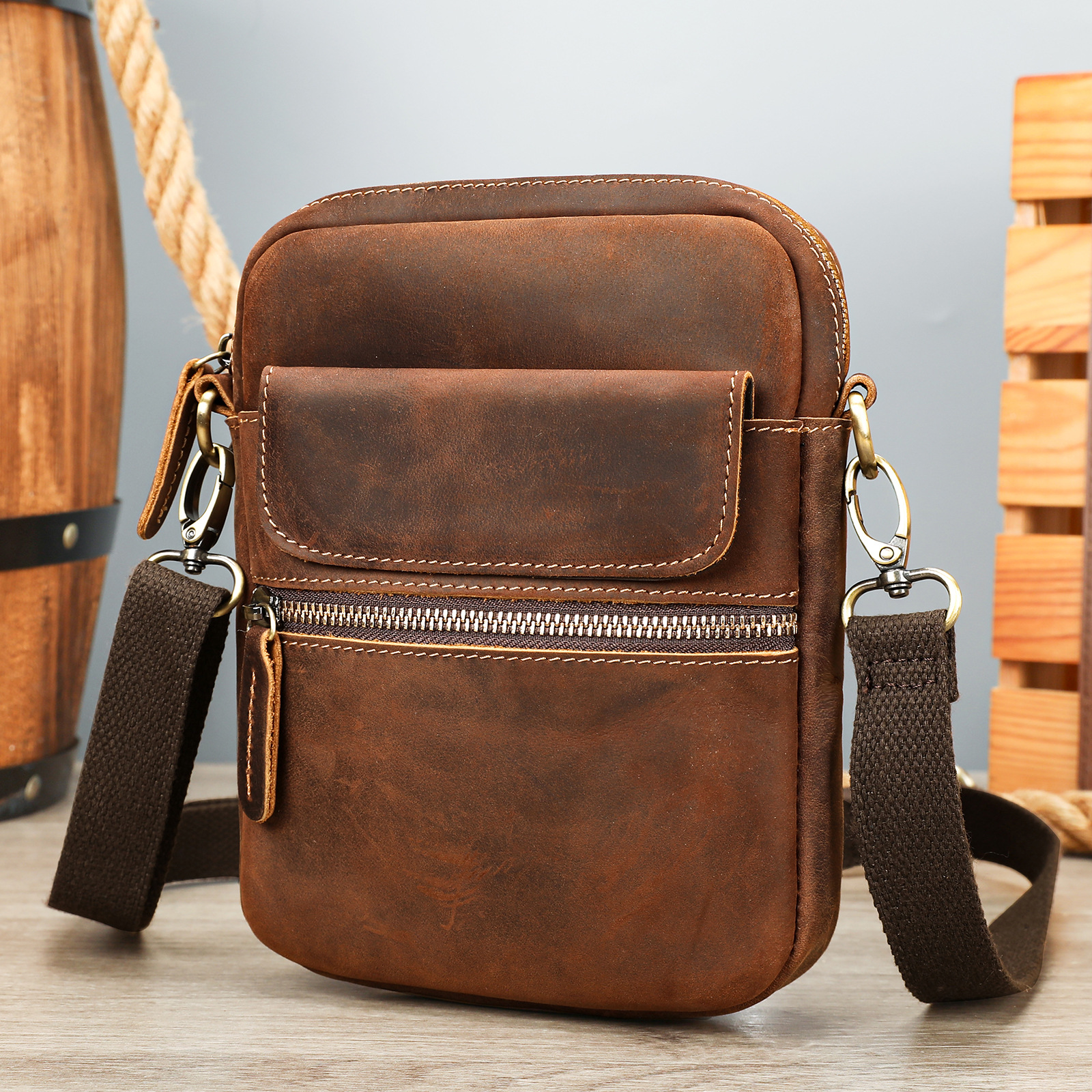 Ventas transfronterizas calientes de cuero para hombres mochila deportiva al aire libre mochila texturizada retro colección de bolsos de hombro